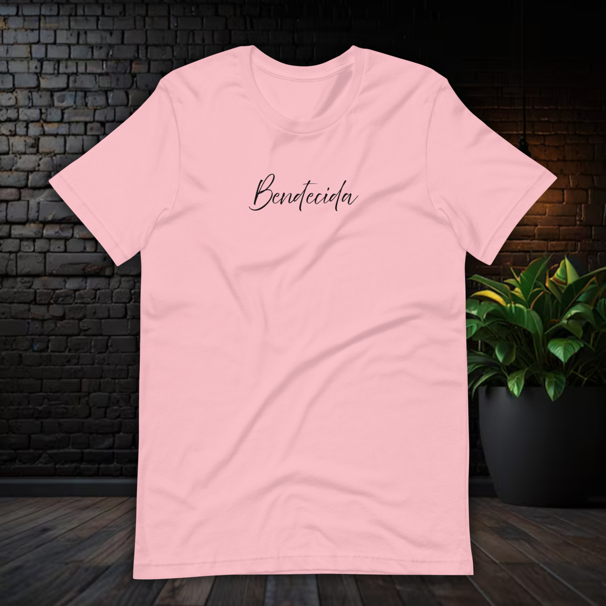 Bendecida T-Shirt